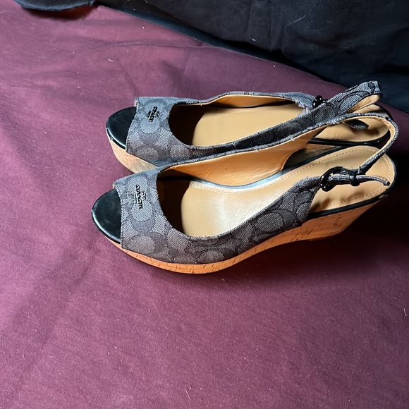 Never worn coach wedges size 8 - Picture 2 of 9